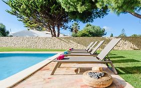 Villa Protea - 5 Bedroom, Beach, Air-Con, Wifi